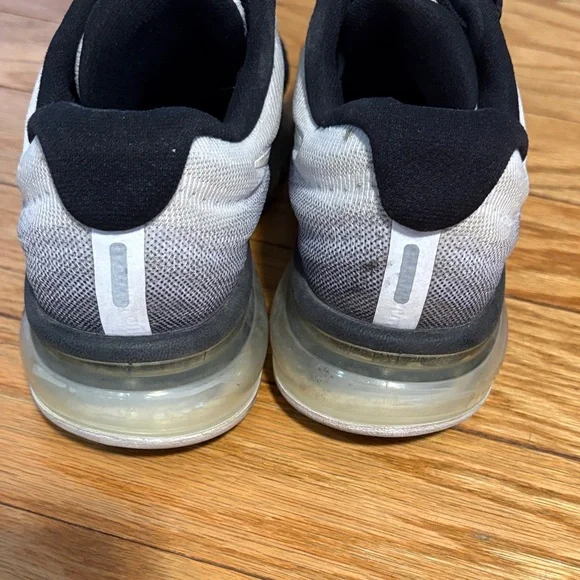 Nike Women's Black and White Air Max Sneakers - Picture 11 of 12
